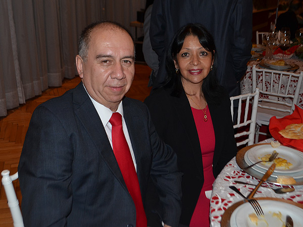 Dr. Jorge Uribe y seora