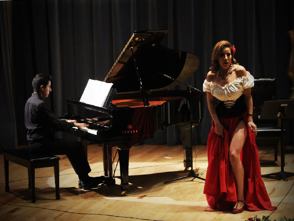 El piano de Jos Mara Espinoza
