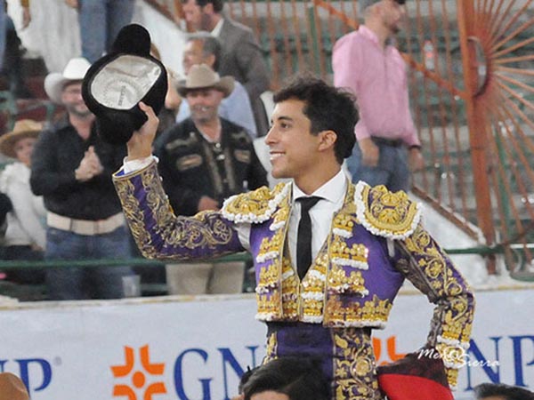 Leo protagoniza gran tarde en Guadalajara