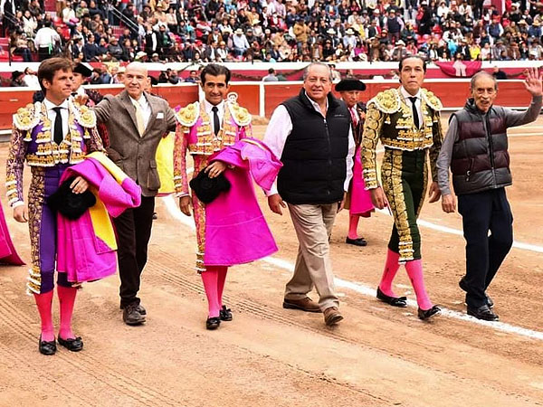 Ecos de la corrida de aniversario en Pachuca...