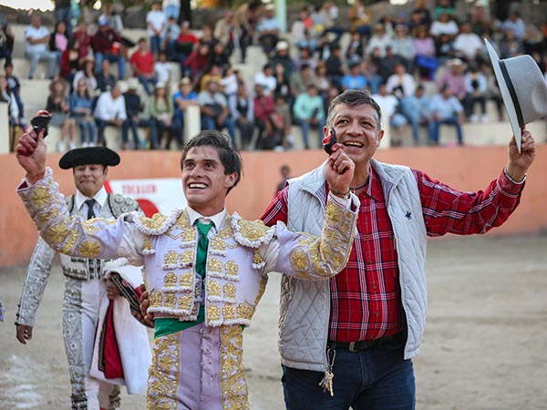 Sebastián Ibelles triunfa en San Pablo Tecalco