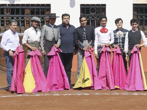 Elenco de Zacatecas tienta en El Ajusco