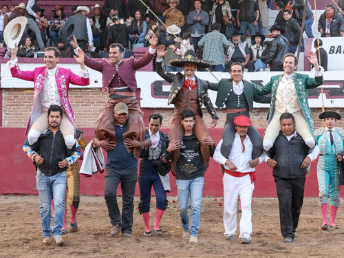 Gran tarde de rejoneo en Villa de Allende