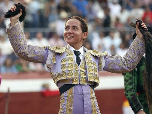 Paola se reencuentra con la espada... y el triunfo