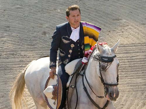 Ayala sustituye a su hijo Rafael en M&eacute;rida