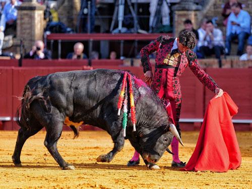 Osornio deja entrever su calidad en Sevilla