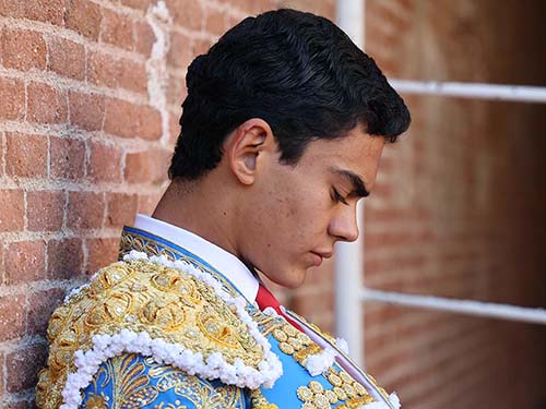 Garibay tiene dos festejos al hilo