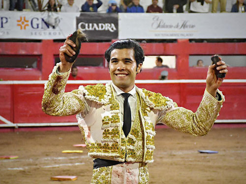 San Rom&aacute;n y El Payo triunfan en Monterrey