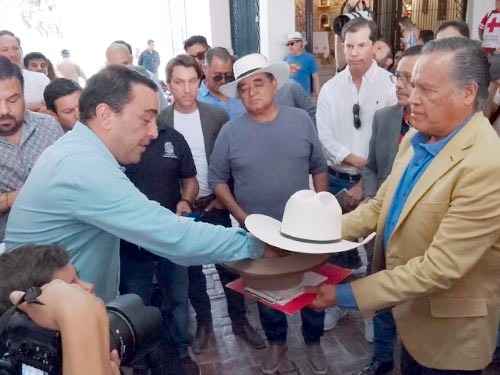 Definen la lidia de la corrida de rejones