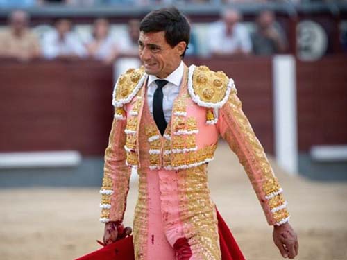 Paco Ure&ntilde;a recibe el alta hospitalaria