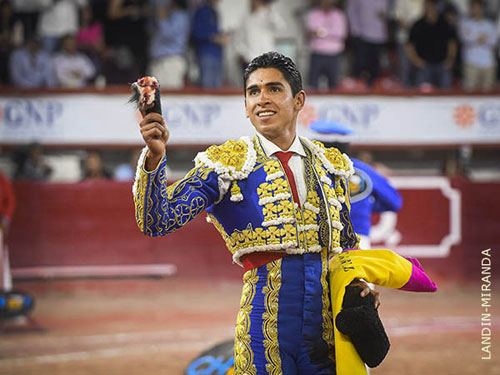 Feria Toro apoderar&aacute; a H&eacute;ctor Guti&eacute;rrez