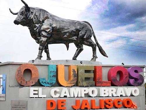 Inauguran escultura del toro en Ojuelos