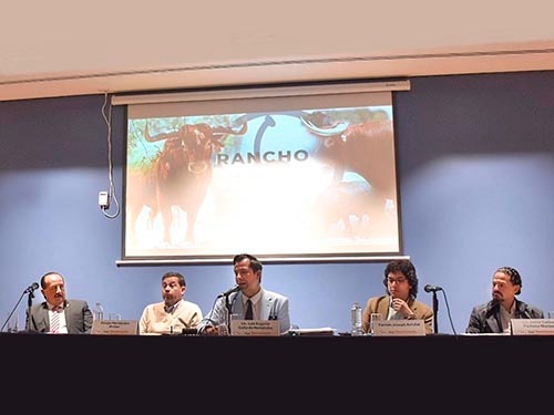 Analizan el toreo desde diversas disciplinas