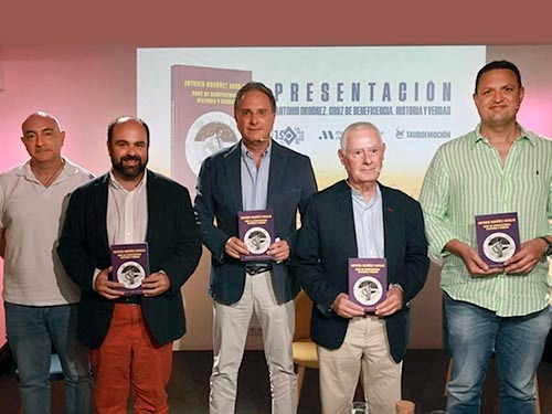 Regalar&aacute;n libros sobre Antonio Ord&oacute;&ntilde;ez