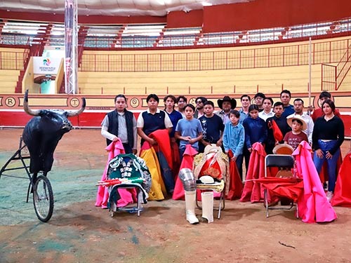Ibelles imparte clase pr&aacute;ctica en Huamantla