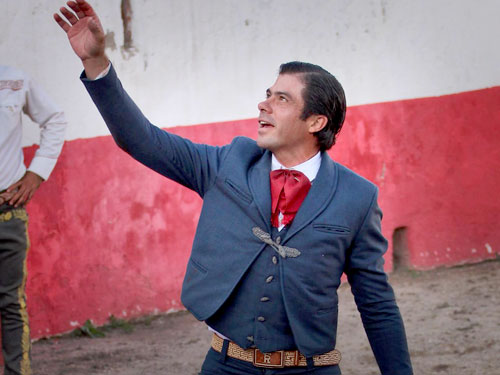 Ferm&iacute;n triunfa con su propia ganader&iacute;a