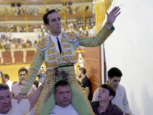 Ortega hace la faena de la tarde en Almer&iacute;a