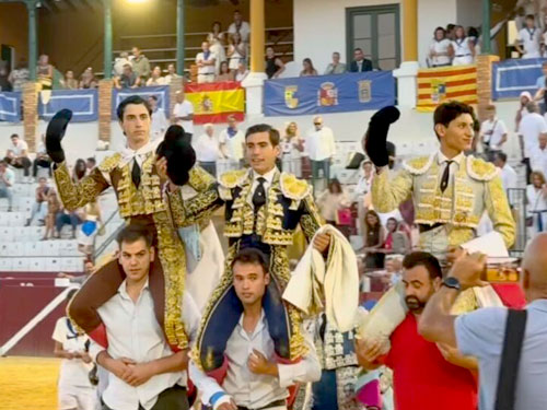 Osornio sale a hombros en Tarazona