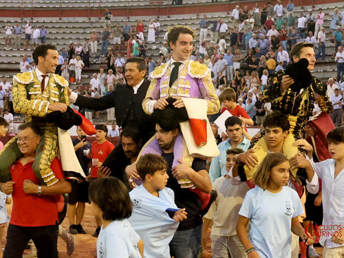 Triple triunfo en la corrida en Colmenar