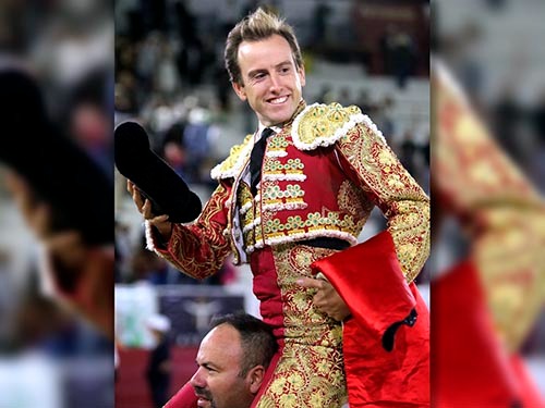 Rom&aacute;n triunfa en el aniversario de "La Luz"
