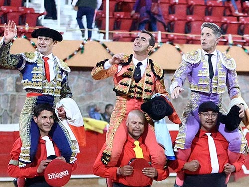 Banderilleros... &iexcl;y matadores de toros!