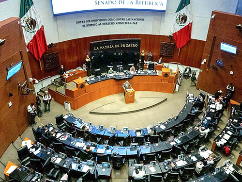 Piden al Senado excluir los gallos y los toros