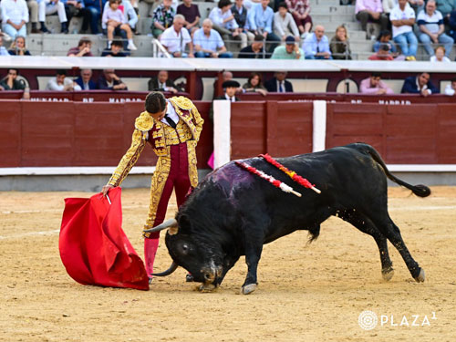 Saludan un par de ovaciones en Madrid