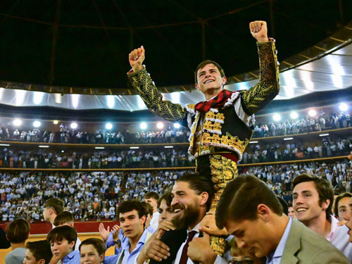 Aar&oacute;n Palacio se reivindica con valor y raza