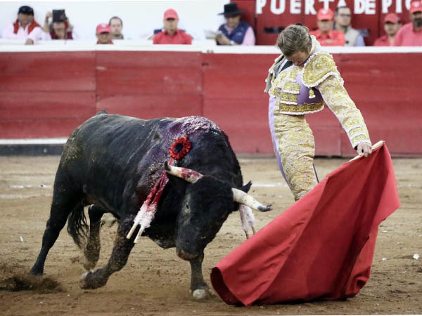 Mano izquierda queretana