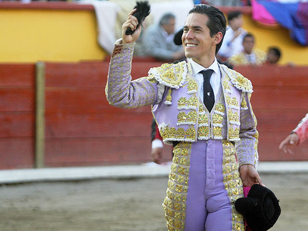 Silveti oreja de mucho peso