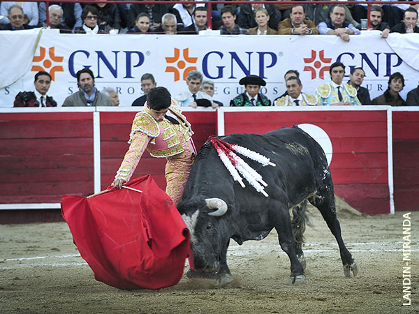 Pasando ce�ido al caribello