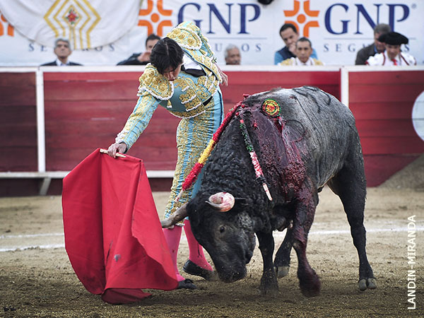 Con clase, pero justo de fuerza