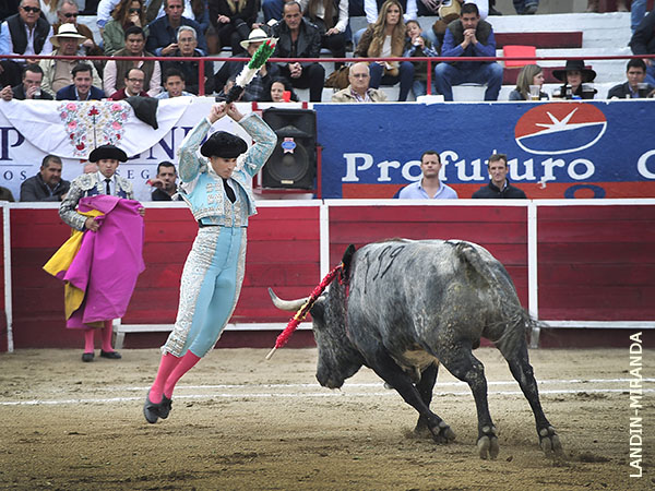 Un par a ala espa�ola