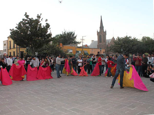 Arturo Mac�as, en la clase pr�ctica