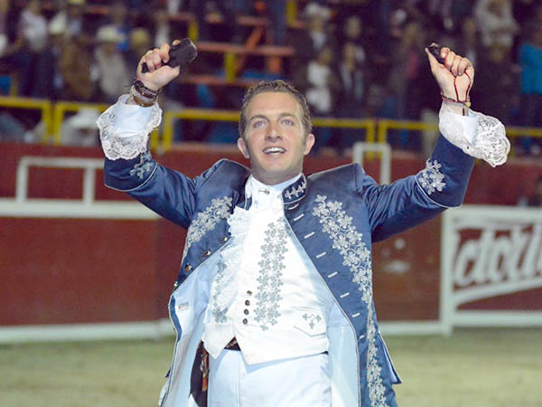 Dos trofeos para Jorge