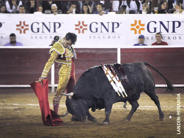 En el mismo tenor, entregado