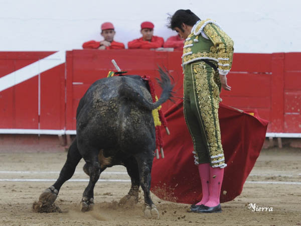 Soberbio cambio de mano