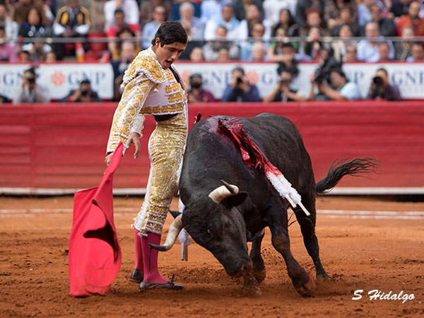 David Adame, tarde complicada