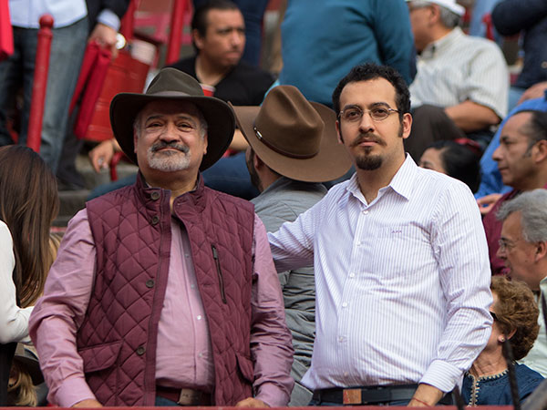 El ganadero Manuel Fern�ndez e hijo