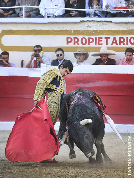 Soberbio cambio de mano