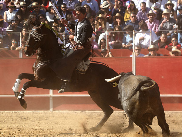 Luis Pimentel entregado
