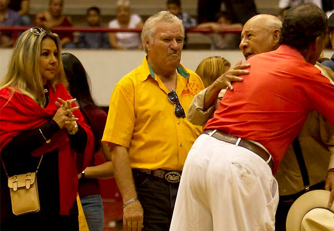 La empresaria apoyando a la afici�n