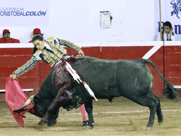 La cara tapada con el enga�o