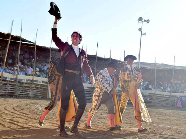 Triunfo del navarro en La Petatera