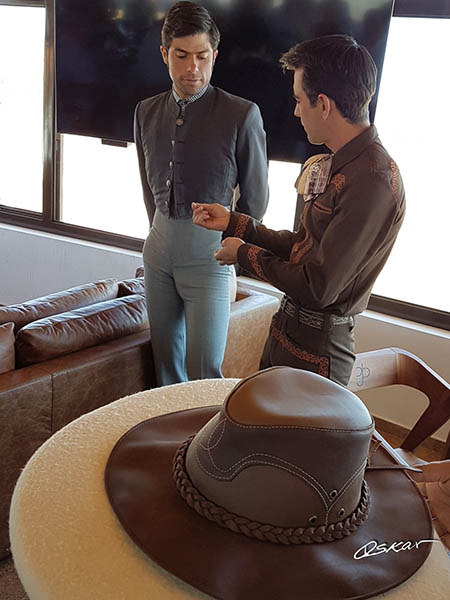 Corriendo la cortes�a