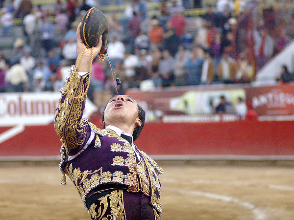 Refrescante triunfo de El Conde