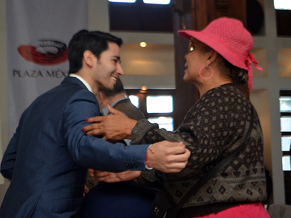 Saludos y parabienes