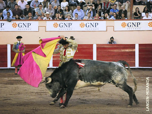 Debut� Rafael D�az en el festejo