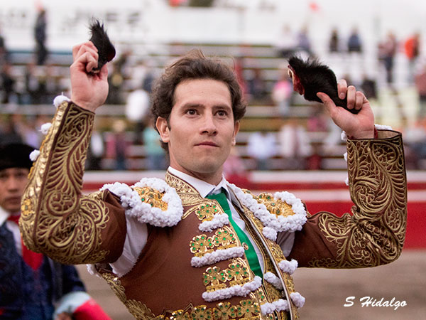 Saldivar, tarde triunfal