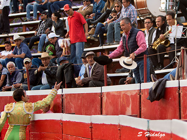 Sentido brindis a Marco Jim�nez